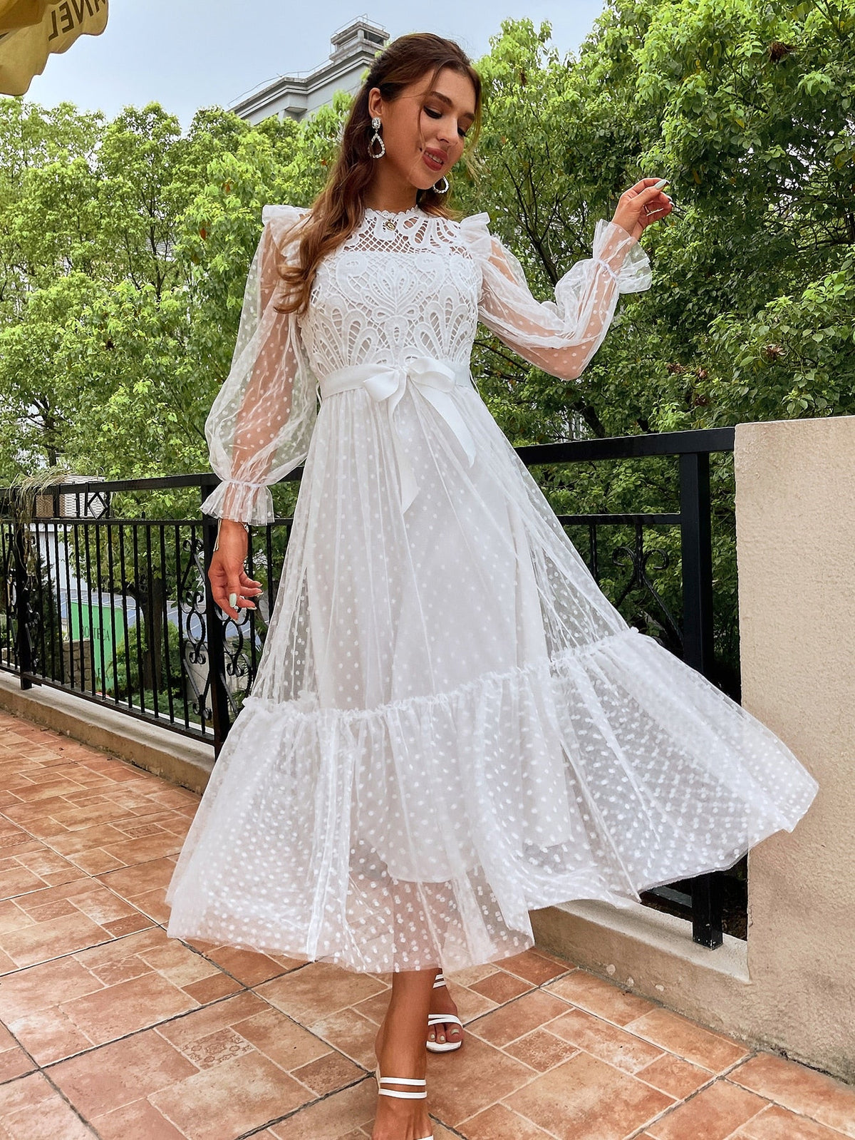 Simplee Elegant lantern sleeve lace party dress